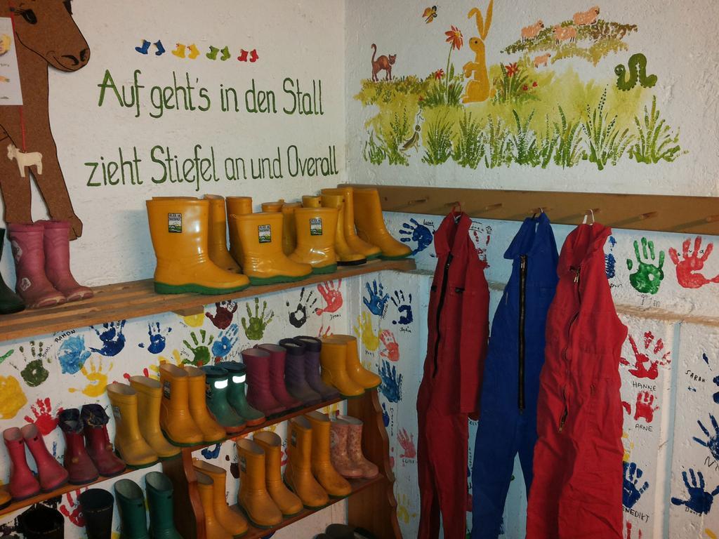 Kinderbauernhof Ierzerhof Arzl im Pitztal Exterior foto